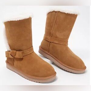 Koolaburra by UGG Suede Bow Short Boots- Arlena, Size: 8W